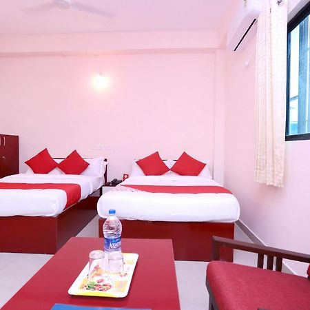 Oyo 13577 Tkr Metro Residency Hotel Kochi Eksteriør billede
