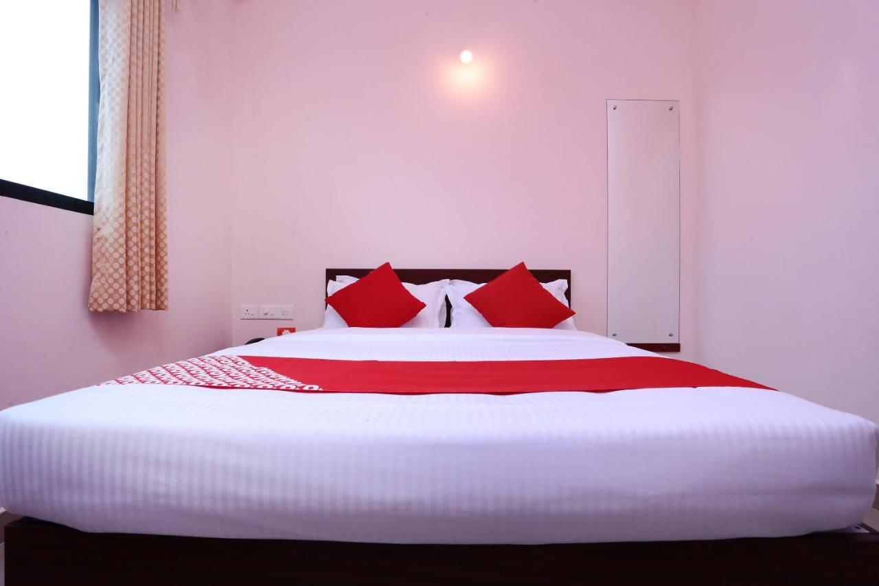 Oyo 13577 Tkr Metro Residency Hotel Kochi Eksteriør billede