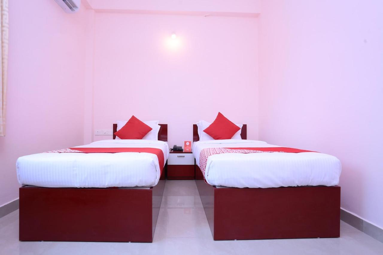 Oyo 13577 Tkr Metro Residency Hotel Kochi Eksteriør billede